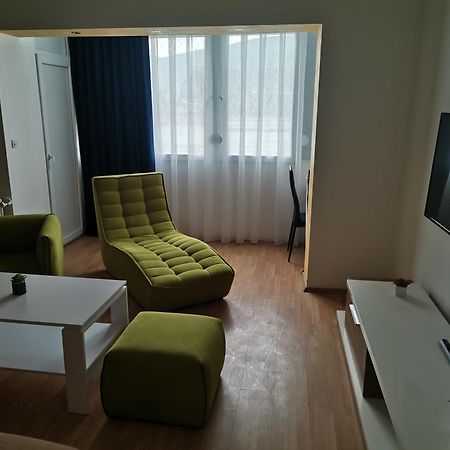 Calla 5 Apartment - Main Square, In The City Shopping Center - Parking Slot With Security And Video Camera Skopie Exterior foto