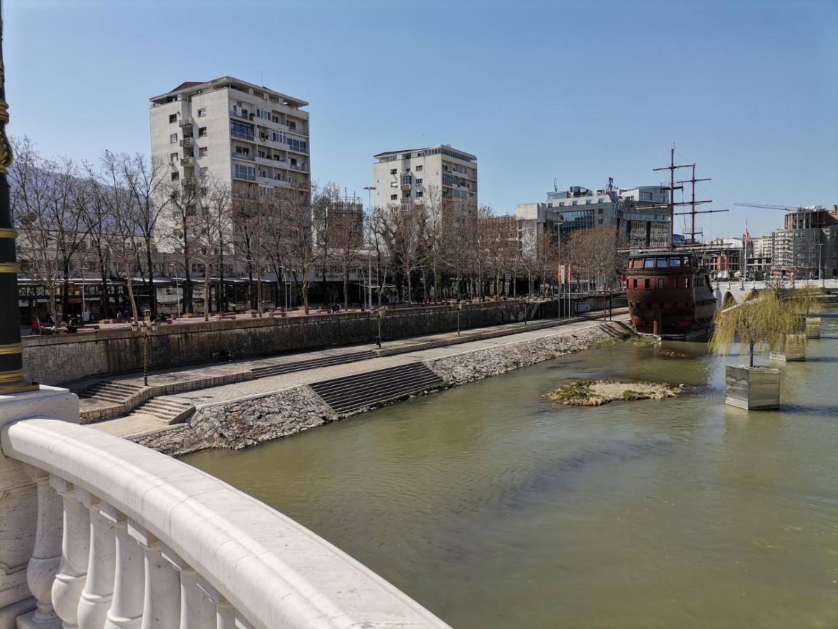 Calla 5 Apartment - Main Square, In The City Shopping Center - Parking Slot With Security And Video Camera Skopie Exterior foto