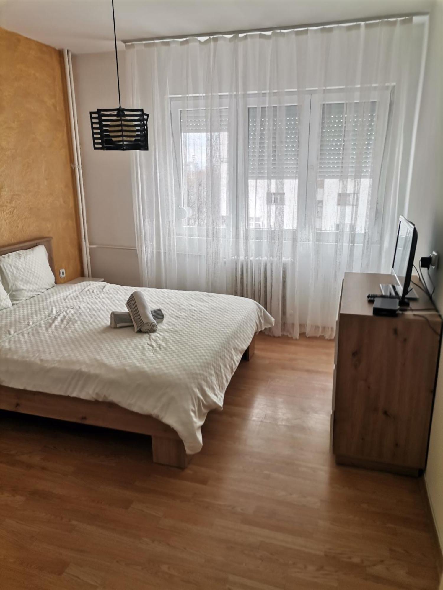 Calla 5 Apartment - Main Square, In The City Shopping Center - Parking Slot With Security And Video Camera Skopie Exterior foto